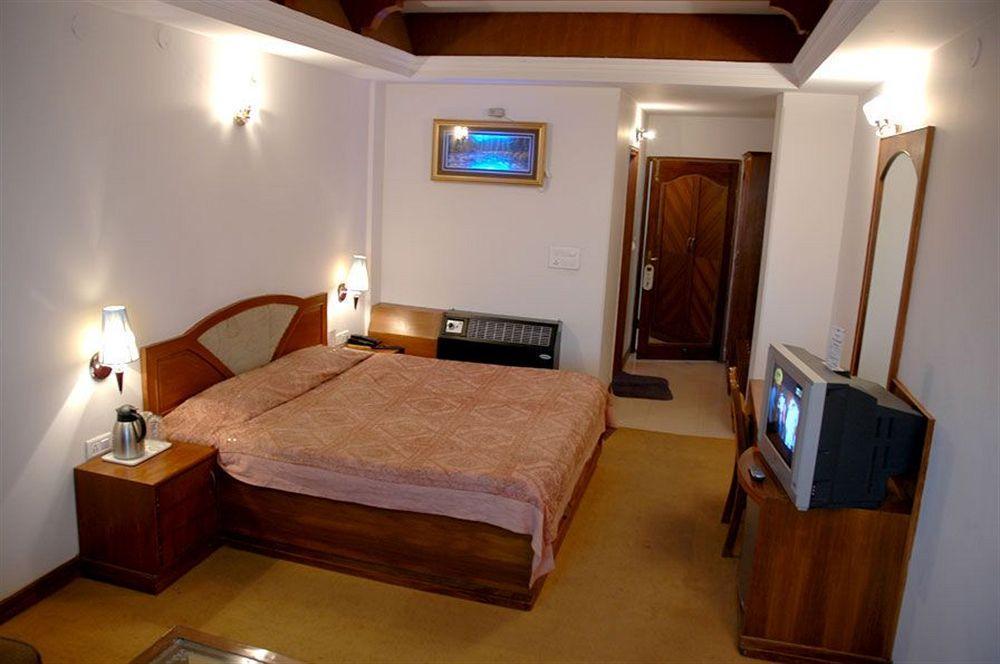 Hotel Silver Rock Mussoorie Exteriér fotografie